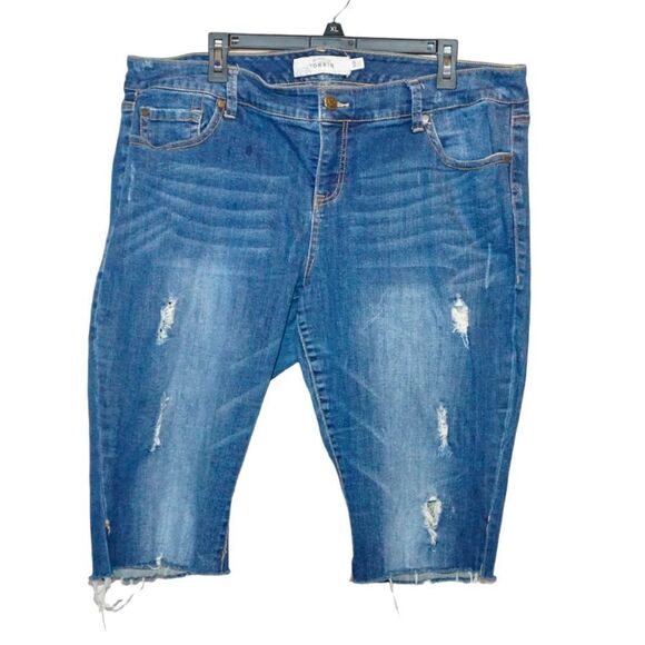 TORRID Denim Bermuda Style Shorts, Size 18R - Picture 1 of 6